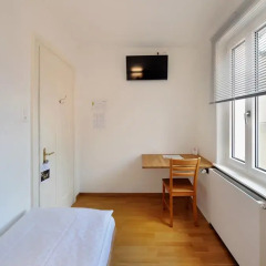 Hotel National Bern 2* Стандартный номер с различными типами кроватей (общая ванная комната) фото 2