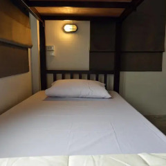 Some Rest Hostel Кровать в общем номере фото 7