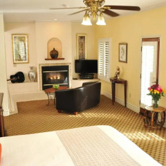 Отель The Eagle Inn 3* Улучшенный номер с различными типами кроватей фото 5