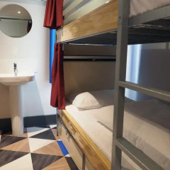 Отель St Christopher's Liverpool Street Кровать в общем номере с двухъярусной кроватью фото 17