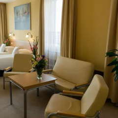 WM Hotel System Sp. z o.o. 3* Апартаменты разные типы кроватей фото 4