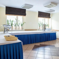 Trio Hostel Вроцлав бассейн