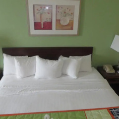 Отель Baymont Inn & Suites Jefferson City 3* Стандартный номер с различными типами кроватей
