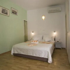 Отель Central Old Town Rooms Стандартный номер с различными типами кроватей фото 23