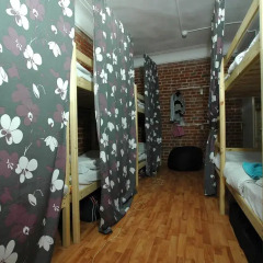 Come&Sleep Хостел Кровать в общем номере двухъярусные кровати