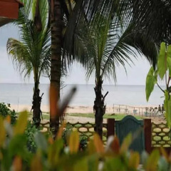 Отель Residence Saint-Jacques Bord de Mer Республика Конго, Пойнт-Нуар - отзывы, цены и фото номеров - забронировать отель Residence Saint-Jacques Bord de Mer онлайн пляж