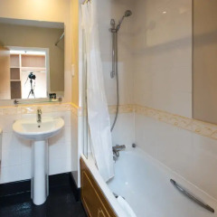 Mercure Newbury West Grange Hotel 3* Стандартный номер с различными типами кроватей фото 4