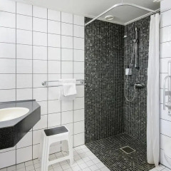 Отель Scandic Lillehammer Hotel Норвегия, Лиллехаммер - отзывы, цены и фото номеров - забронировать отель Scandic Lillehammer Hotel онлайн ванная