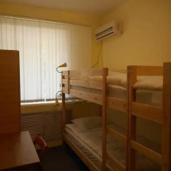 Hostel Tambovsky Volk Кровать в общем номере с двухъярусными кроватями фото 7