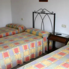 Отель Hostal Kokkola Испания, Фуэнхирола - отзывы, цены и фото номеров - забронировать отель Hostal Kokkola онлайн комната для гостей фото 2
