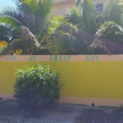 Отель The Inn At Great Bay Treasure Beach Jamaica Треже-Бич парковка