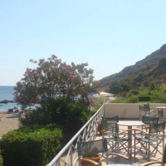 Отель Elpida Beach Studios Студия с различными типами кроватей фото 6