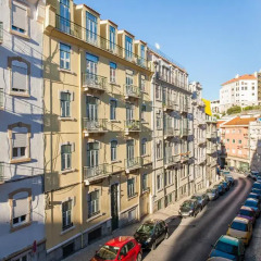 Отель Bed at Lisbon Graça балкон
