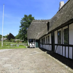 Отель Tværskov Mølle Bed & Breakfast парковка