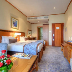 Отель Golden Tulip Al Barsha Стандартный номер с различными типами кроватей фото 5