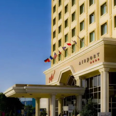 WOW Airport Hotel вид на фасад фото 3