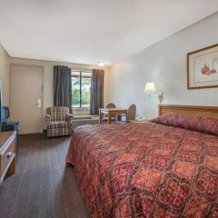 Отель Knights Inn Columbus Downtown Стандартный номер с различными типами кроватей фото 4
