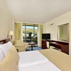 Отель Iberostar Bellevue - All Inclusive Стандартный номер с различными типами кроватей фото 4