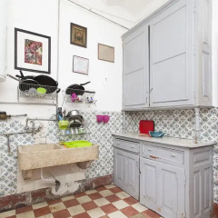 Отель Lisbon Economy Guest Houses Saldanha II Лиссабон в номере
