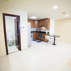 Отель Yanjoon Holiday Homes - Princess Tower в номере фото 2