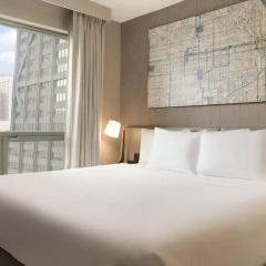 Отель Hilton Suites Chicago/Magnificent Mile комната для гостей фото 12