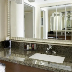 Отель Bethesda Marriott Suites США, Бетесда - отзывы, цены и фото номеров - забронировать отель Bethesda Marriott Suites онлайн ванная