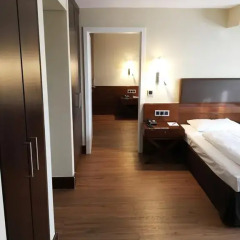 Отель Dürer-Hotel Германия, Нюрнберг - отзывы, цены и фото номеров - забронировать отель Dürer-Hotel онлайн сейф в номере
