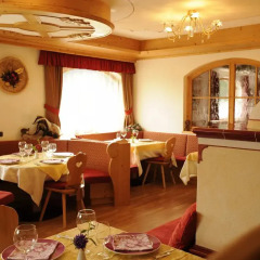 Alpine Touring Hotel Долина Валь-ди-Фасса питание