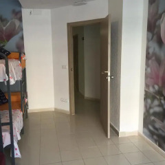 Отель Go Bcn Hostal Ideal Badal Стандартный семейный номер с двуспальной кроватью (общая ванная комната) фото 4