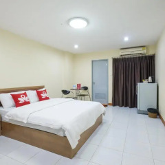 Отель ZEN Rooms Ramkhamhaeng Mansion 3* Стандартный номер с различными типами кроватей фото 6