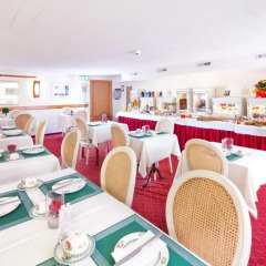 Отель Hôtel des Horlogers Швейцария, План-лез-Уат - 1 отзыв об отеле, цены и фото номеров - забронировать отель Hôtel des Horlogers онлайн помещение для мероприятий