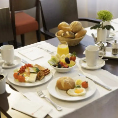 H+ Hotel Hannover питание