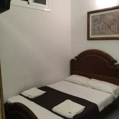 Отель Hostal Mont Thabor Номер категории Эконом с различными типами кроватей фото 17