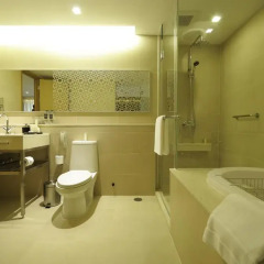 Oaks Bangkok Sathorn Hotel ванная