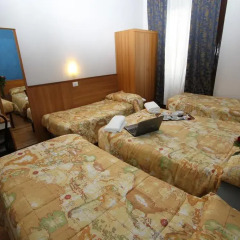 Hotel Brasil Milan Стандартный номер с разными типами кроватей (общая ванная комната) фото 3