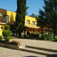 Отель Lazur Complex Казанлак парковка