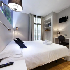 Отель Hostal Bcn Ramblas Стандартный номер с 2 отдельными кроватями фото 12