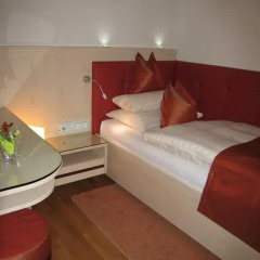 Hotel Pension Baronesse 4* Стандартный номер с различными типами кроватей фото 10