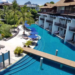 Отель Holiday Inn Resort Krabi Ao Nang Beach 4* Улучшенный номер с различными типами кроватей фото 3