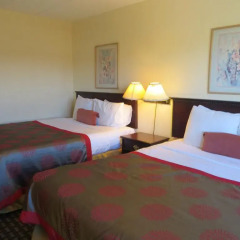 Отель Ramada Limited Calgary Northwest Канада, Калгари - отзывы, цены и фото номеров - забронировать отель Ramada Limited Calgary Northwest онлайн сейф в номере