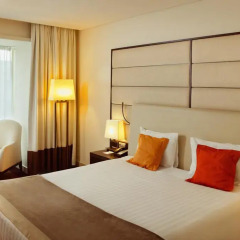 Гостиница Crowne Plaza Moscow - Tretyakovskaya 4* Улучшенный номер с двуспальной кроватью фото 2