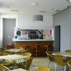Hotel Balneario Parque De Alceda гостиничный бар