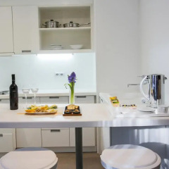 Отель Housez Suites Улучшенный люкс