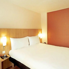 Отель Ibis Barcelona Santa Coloma Испания, Санта-Колома-де-Граманет - отзывы, цены и фото номеров - забронировать отель Ibis Barcelona Santa Coloma онлайн комната для гостей фото 3