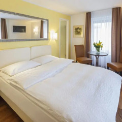 Отель APARTHOTEL Familie Hugenschmidt 3* Номер с общей ванной комнатой с различными типами кроватей (общая ванная комната) фото 8