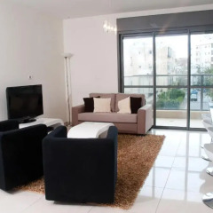 Апартаменты Ziv Apartments 8 Amos Street Тель-Авив комната для гостей фото 4