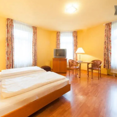 Отель Hostel & Pension NOlift Германия, Дрезден - отзывы, цены и фото номеров - забронировать отель Hostel & Pension NOlift онлайн комната для гостей фото 3