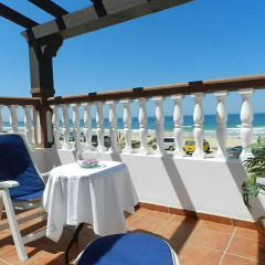 Отель Hostal El Alferez Испания, Вехер-де-ла-Фронтера - отзывы, цены и фото номеров - забронировать отель Hostal El Alferez онлайн балкон