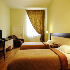 Deluxe Hostel Under The Roof Львов комната для гостей