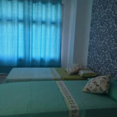 Отель Go Bcn Hostal Ideal Badal Стандартный номер с различными типами кроватей фото 11